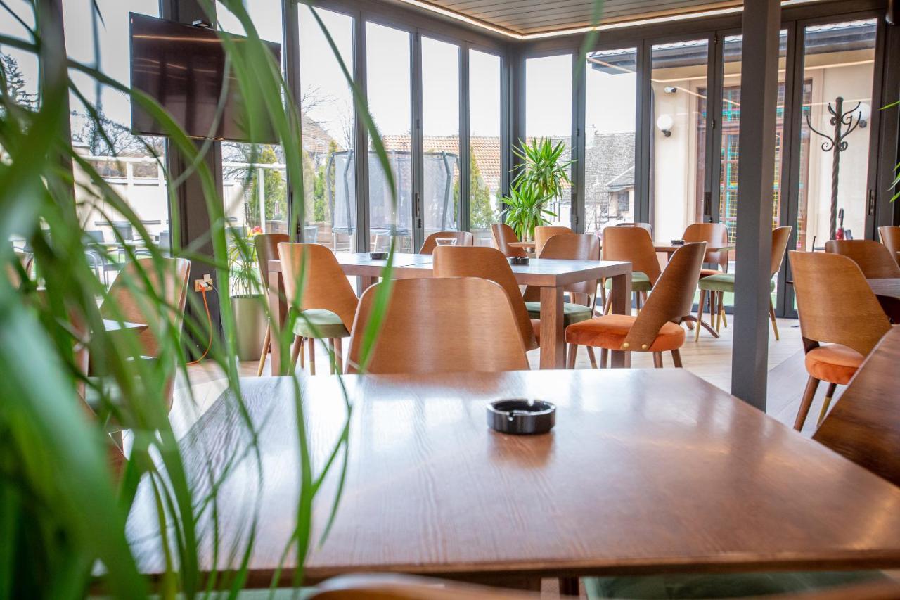 Harizma 013 Aparthotel Kovin Eksteriør bilde